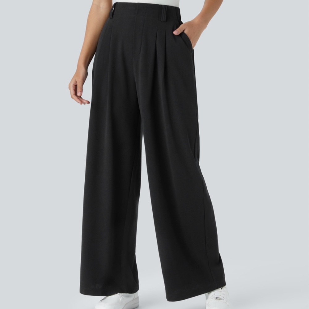 Halara Waffle Wide-Leg Pants in Black
NWT
never worn
Size XL